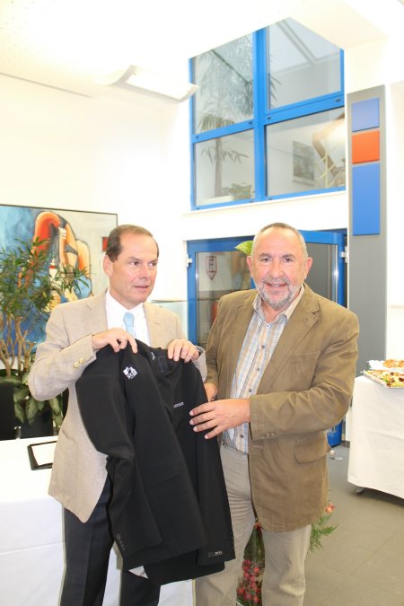 Sponsorengewinnung: Dieffenbacher (Sakko Ãœbergabe)